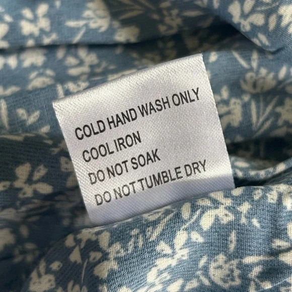 Petal & Pup Smocked Tiered Puff Sleeve Floral Blue White Mini Dress Size 8 - Picture 10 of 11